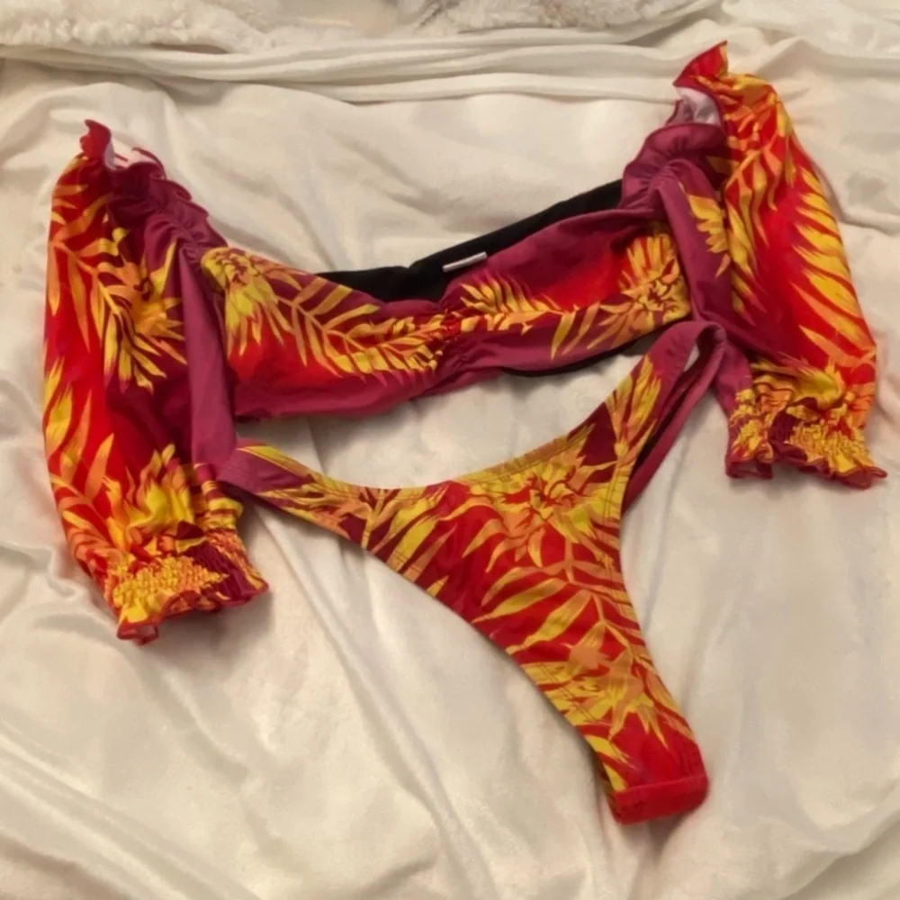 New! BFyne Tropical Floral puff sleeve thong Bikini Set 3464
